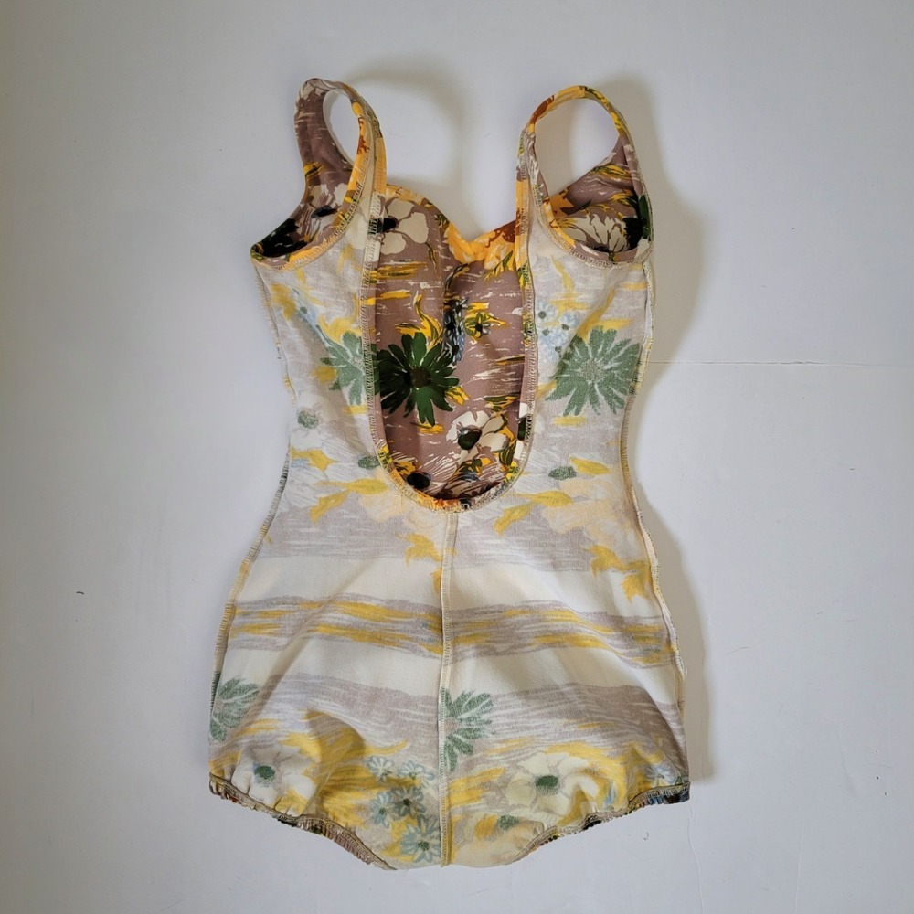 Vintage 1950s Floral One-Piece Swimsuit Rockabilly Pinup Hourglass Playsuit RARE - Picture 9 of 10